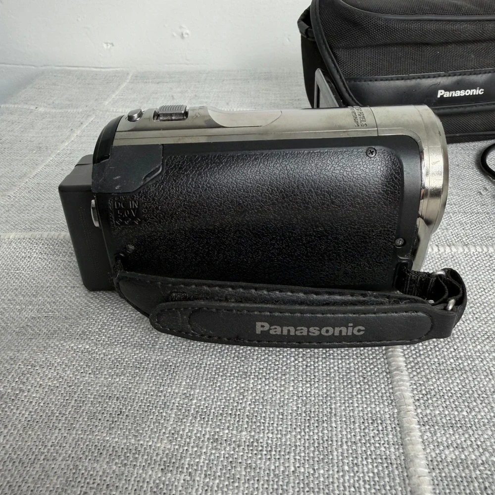Panasonic HDC-SD60P Camcorder Full HD w/ SD Card Charger TESTED WORKS